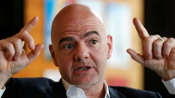 Infantino asegura que el fútbol «necesita a Mourinho»