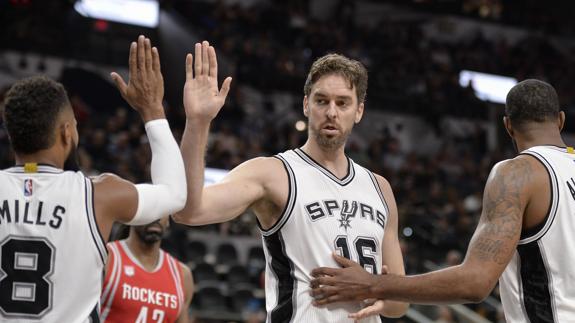 Pau Gasol: «He llegado a los Spurs para aportar mi calidad como jugador»