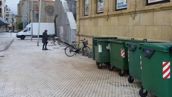 El bebé hallado en un contenedor en San Sebastián será trasladado a una familia de acogida