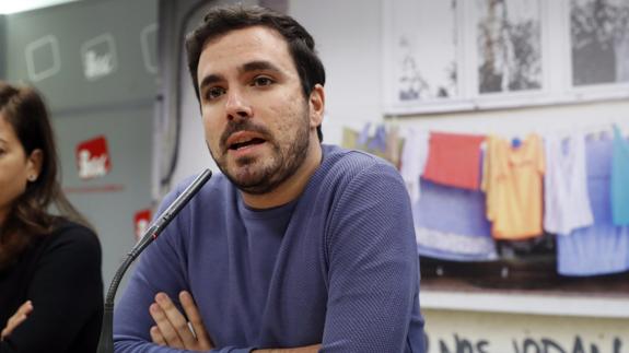 Garzón asegura que IU no se va a liquidar ni disolver dentro de Podemos