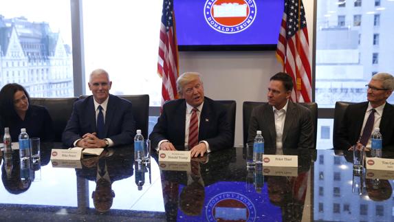 Trump se reúne con la cúpula de Silicon Valley