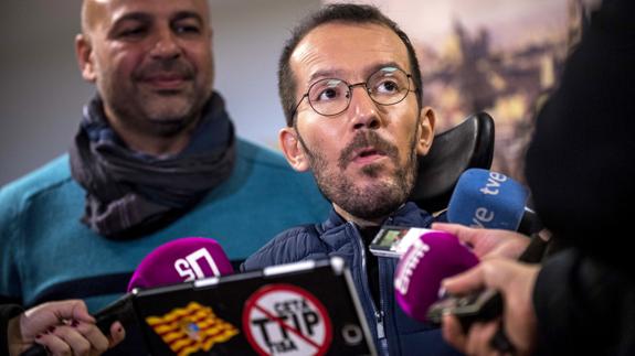 Echenique niega que se vaya a sustituir a Errejón como portavoz en Congreso