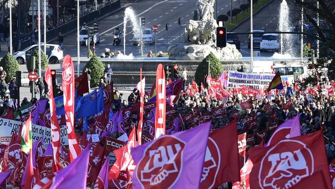 Los sindicatos avisan de que habrá más movilizaciones hasta «recuperar los derechos»