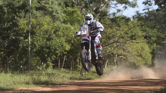 Sorpresas y sustos en el arranque del Dakar