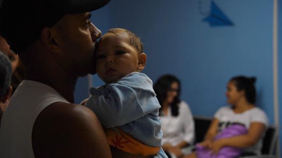 La angustia rodea a los 'niños del zika' un año después del brote de microcefalia en Brasil