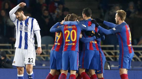 El Barça más pragmático acaba con el gafe de Anoeta