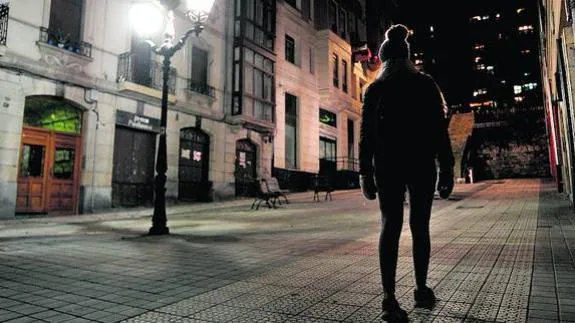 Dos jóvenes violaron a la chica drogada con burundanga en Bilbao y otro lo grabó