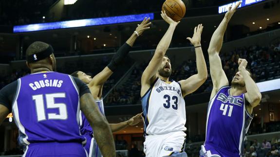 Marc Gasol conduce otra holgada victoria de los Grizzlies en el FedExForum