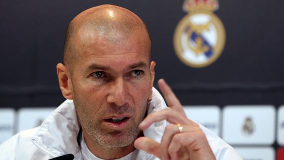 Zidane: «Benzema no lo está haciendo tan mal»