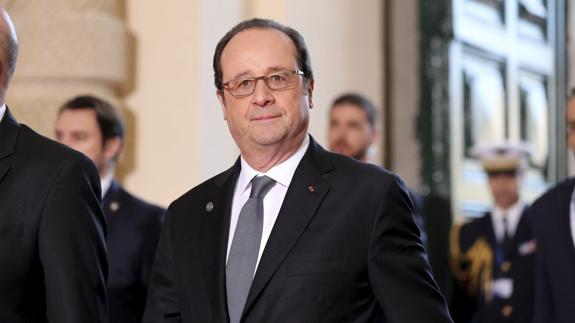 Hollande: «La presión de Trump sobre la UE es inaceptable»