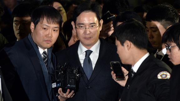 Detenido el heredero de Samsung por un escándalo de corrupción en Corea del Sur