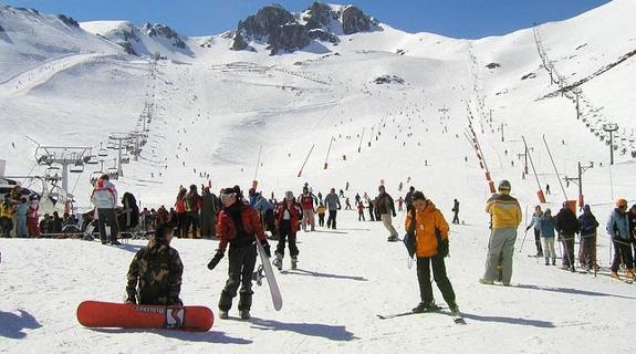 León marca su récord sobre la nieve