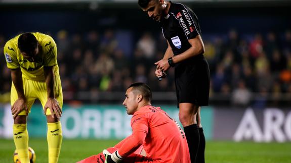 Sergio Asenjo, operado de la rotura de ligamento cruzado anterior