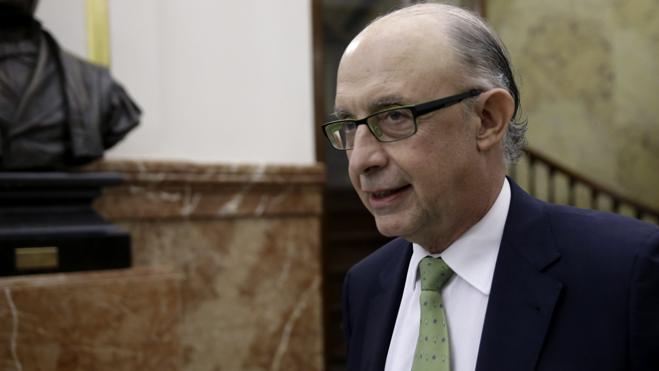El Gobierno prepara un plan para convertir a los empleados públicos interinos en fijos