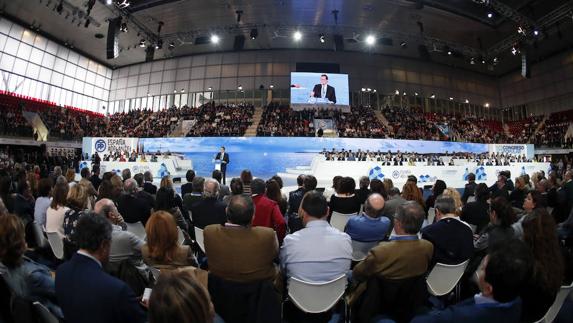 La baja participación en los congresos del PP deja al descubierto censos inflados