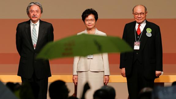 Carrie Lam, apoyada por Pekín, designada nueva jefa ejecutiva de Hong Kong