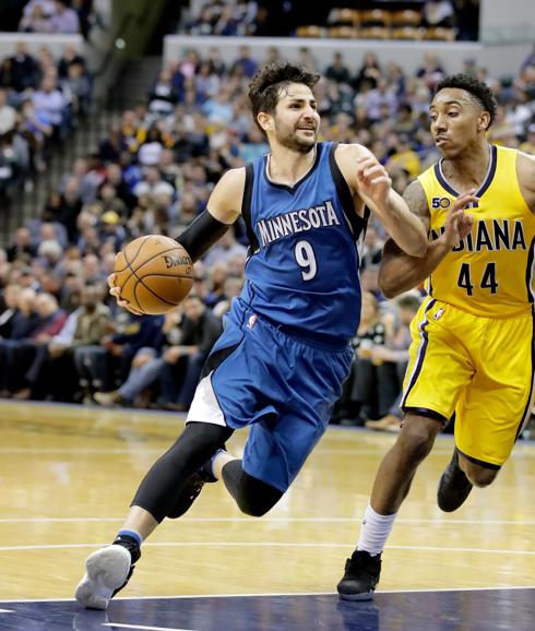 Ricky Rubio brilla con un 'doble-doble' y Calderón ayuda a los Hawks a ganar