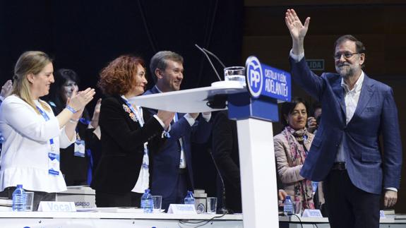 Rajoy cuenta con «175 votos y medio» para ver cerca la aprobación de los presupuestos