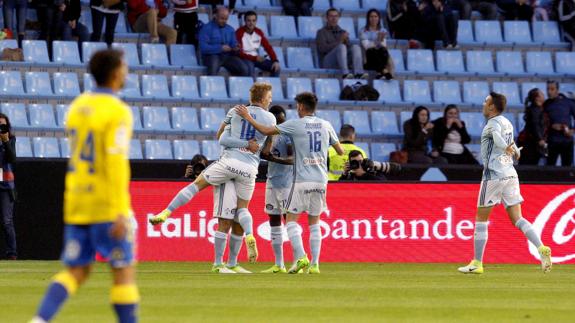 Rossi lidera con tres goles una cómoda victoria del Celta