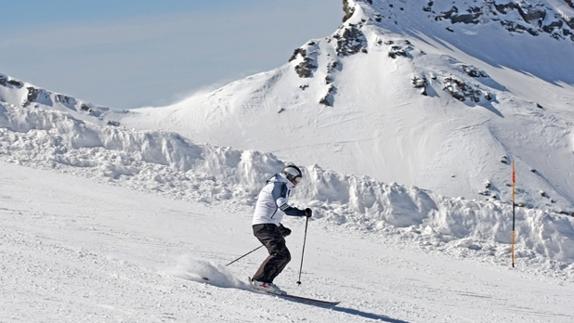 La primavera, un ideal para iniciarse en la nieve