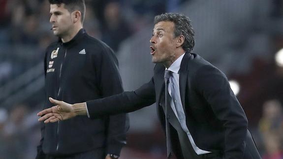 Luis Enrique: «Preguntar por qué Iniesta es suplente es ridículo»