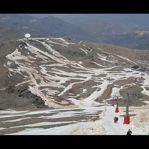 La falta de nieve precipita el cierre de Sierra Nevada