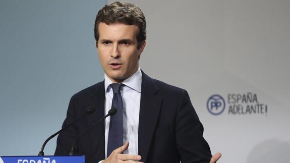 Casado no cree que Rajoy deba irse, como Aguirre, por no vigilar a Bárcenas