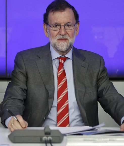 Rajoy tilda de «chantaje intolerable y amenaza» el ultimátum de Puigdemont