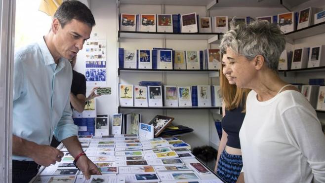 La oposición reprocha a Maza su decisión de amparar a Moix hasta el final