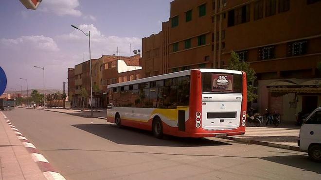 Al menos 12 muertos y 39 heridos al volcar un autobús en el centro de Marruecos