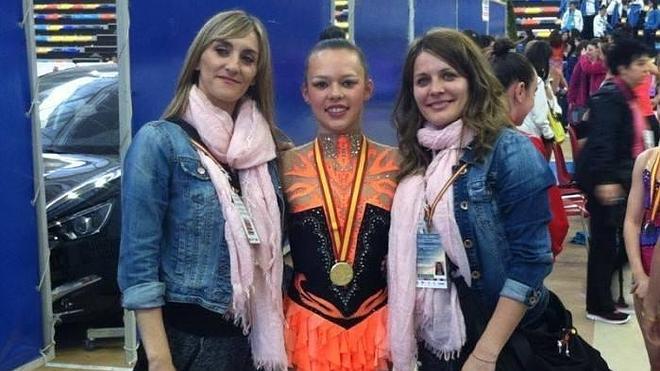 La gimnasta Inga Shakhanova se alza campeona de España