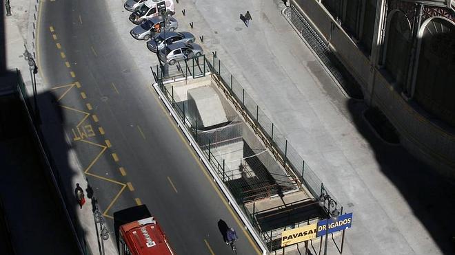 Una encuesta avala que el parking inacabado de Brujas tiene demanda