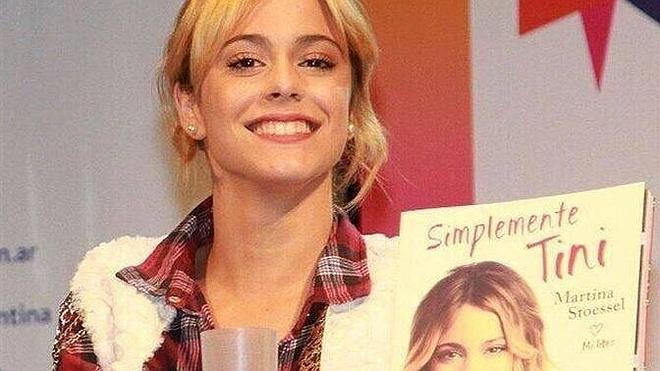 Martina Stoessel, de Violetta a escritora