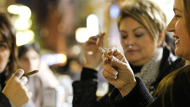 Los valencianos gastan cada año 164 euros en tabaco y 72 euros en alcohol