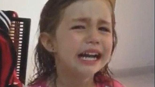 Jara, la niña que llora porque quiere ser del Atleti