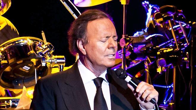 Julio Iglesias podría cantar con One Direction