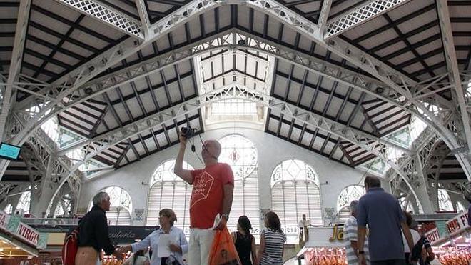 El mercado Central se adapta a los cruceristas