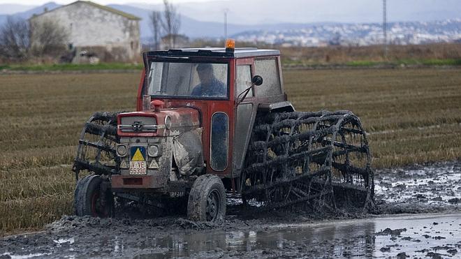 AVA-Asaja denuncia que una red roba tractores en Valencia para llevarlos a países del Este