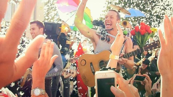 Coldplay presenta 'A sky full of stars', un videoclip grabado con fans de Twitter