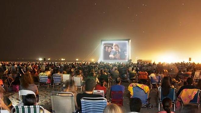 El cine de verano llega a las playas de Gandia, Bellreguard, El Cabanyal, Alboraya y el Puig