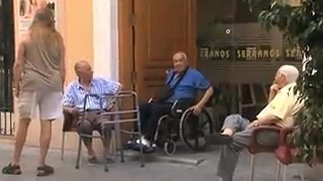 Extramuros, Ensanche y Ciutat Vella son los barrios con la población más envejecida