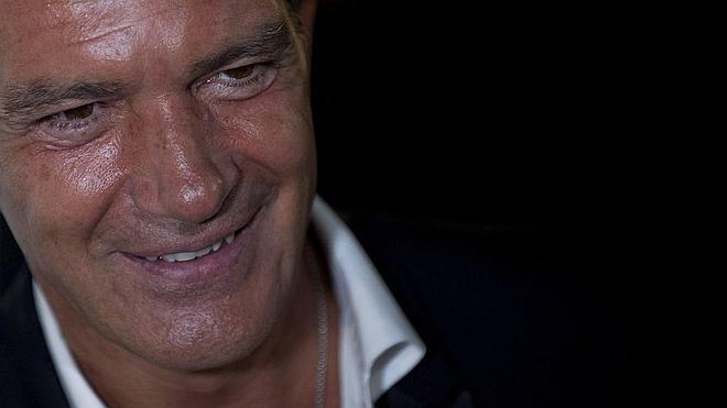 Una mujer paga 30.000 euros para cenar con Antonio Banderas