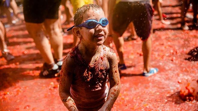 La Tomatina infantil abre la cuenta atrás para la gran batalla internacional