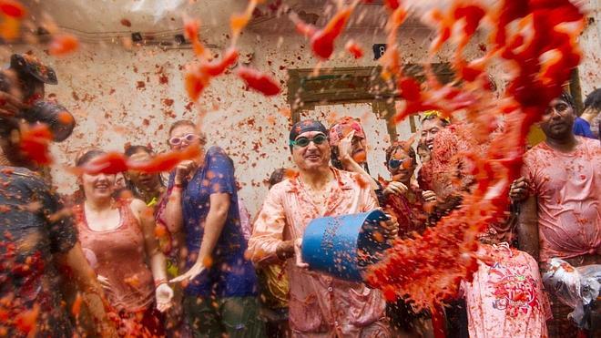 Tomatina 2013: 20.000 personas en la primera edición de pago