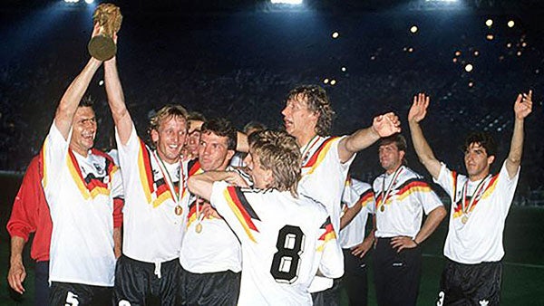 Andreas Brehme, de héroe en Italia 90 a limpiar inodoros