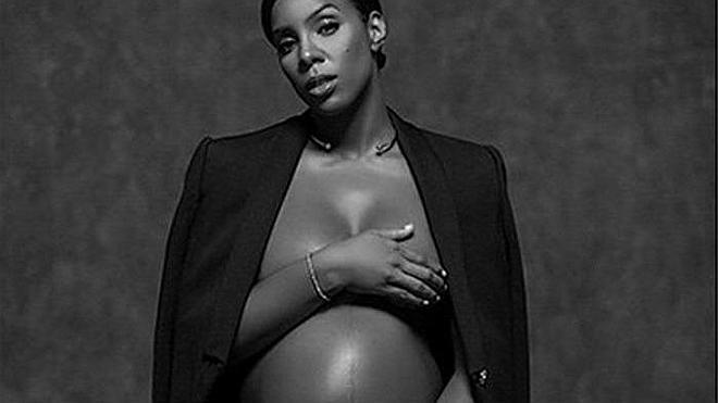Kelly Rowland se desnuda y muestra su embarazo en la red