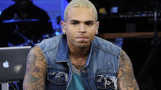 Chris Brown dice que el ébola es una forma de control demográfico