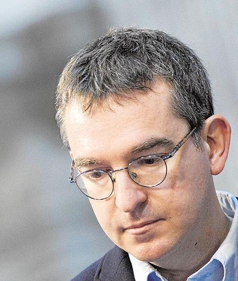 Posteguillo: «Me cuesta disociar mis facetas de escritor y profesor porque me creo la literatura didáctica»