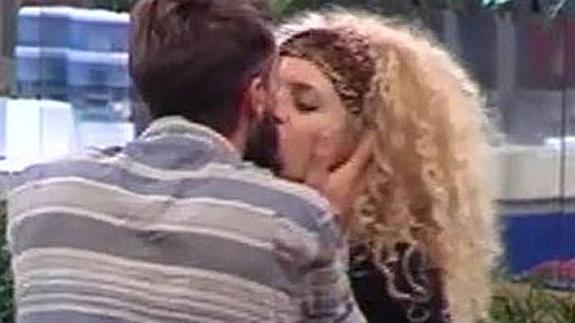 'Gran Hermano 15': Juanma y Azahara se beasn