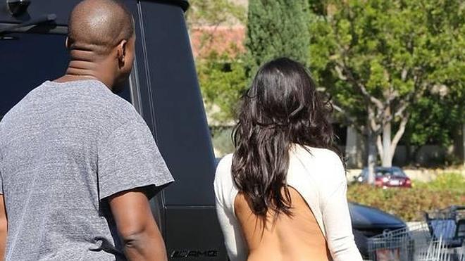 Kim Kardashian provocativa hasta para ir al cine